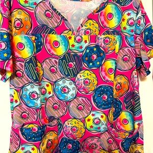 Yummy 😋 donuts scrub top L brand new